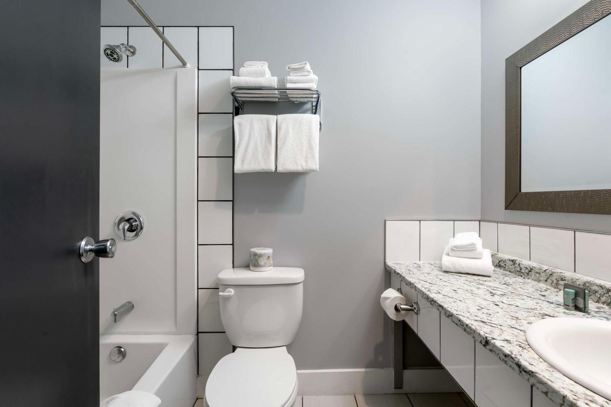 Stoke Hotel Surestay Collection By Best Western Revelstoke Luaran gambar